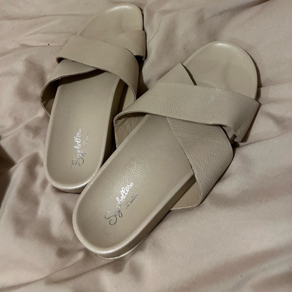 Seychelles Slides